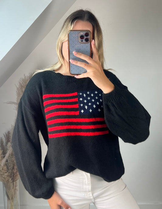 Pull drapeau noir